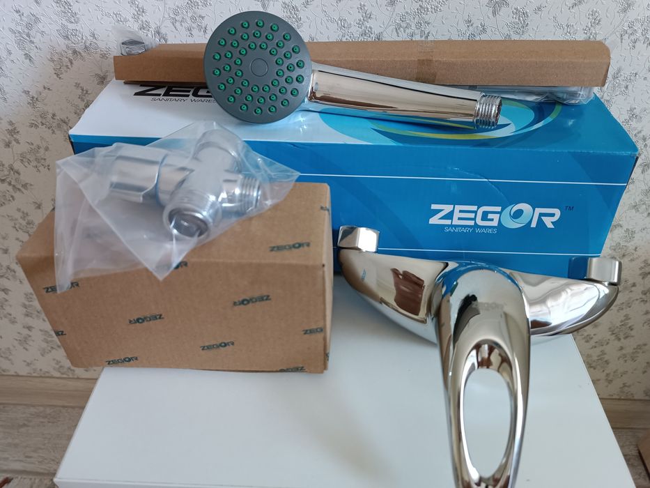 Продам новый смеситель на ванну