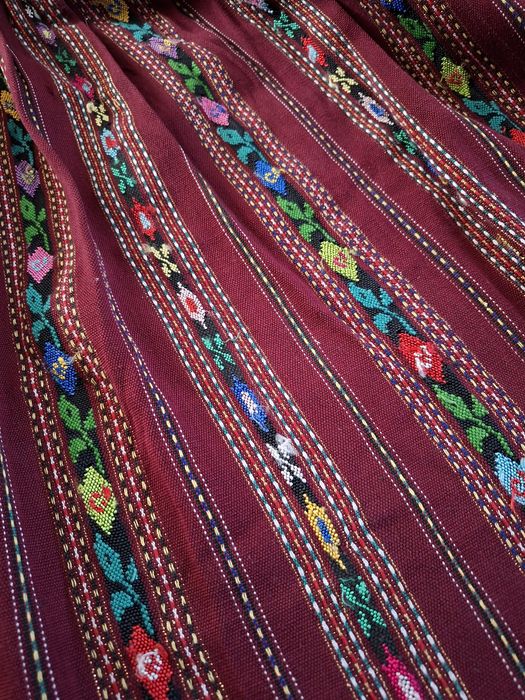 Vind costum traditional