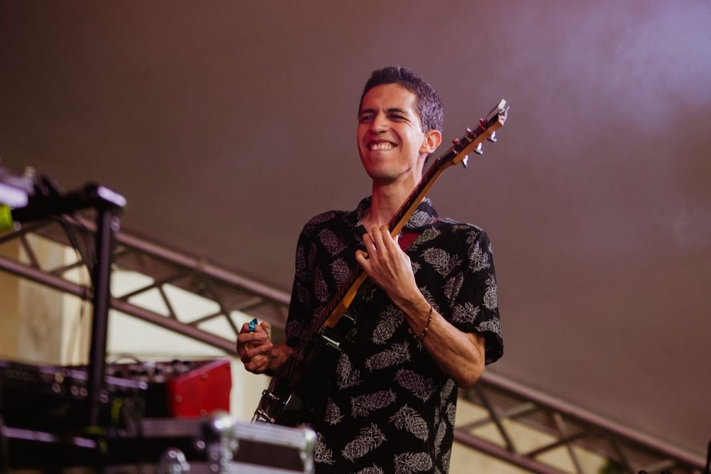 Lectii/cursuri de chitara sau bas cu profesor de jazz sudamerican
