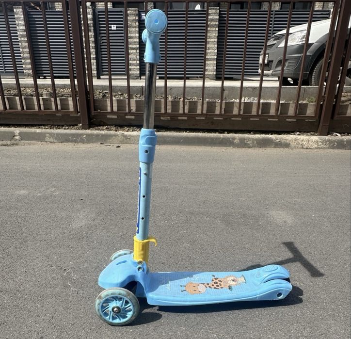 Срочно продам самокат в хорошем состоянии