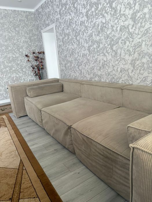 Диван большой 4 метр.Курган