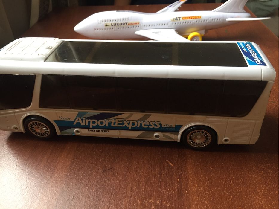 Автобус , на батарейках