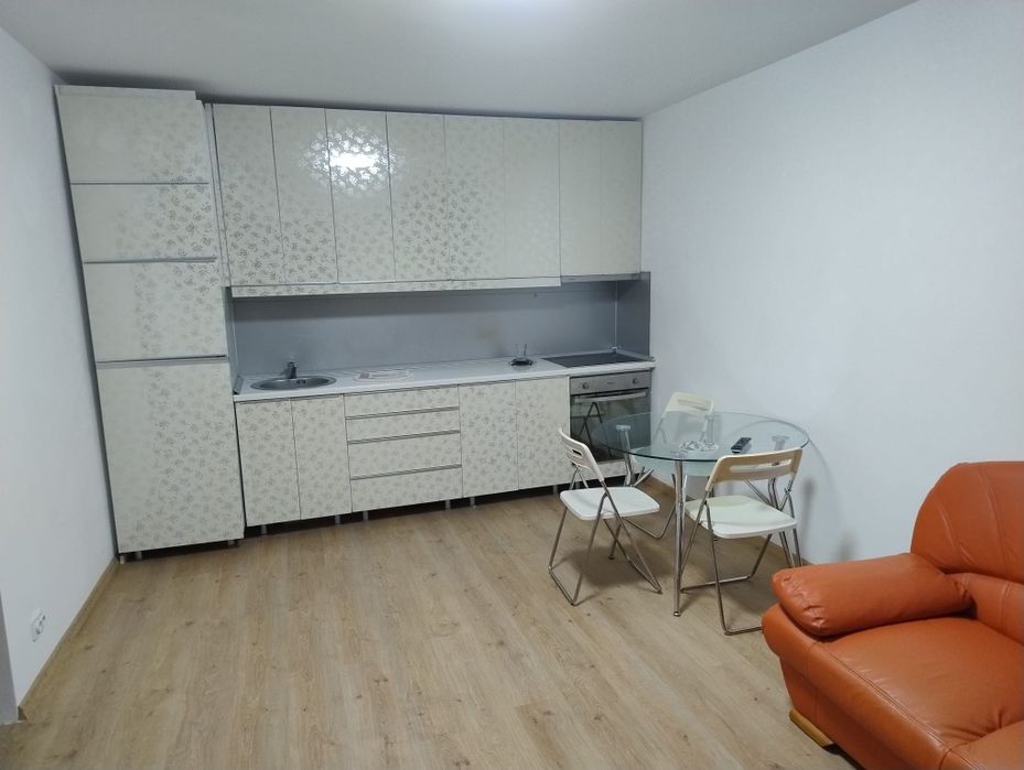 Apartament cu 2 dormitoare+livingspace de inchiriat