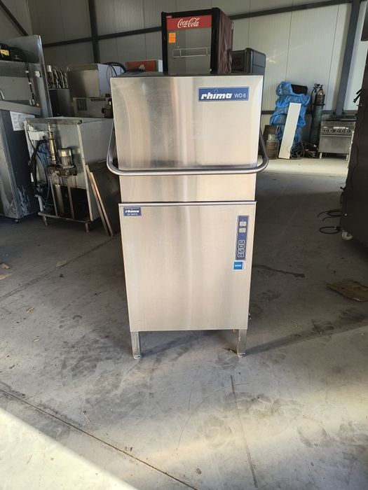 Конзолна съдомиялна за чаши и чинии