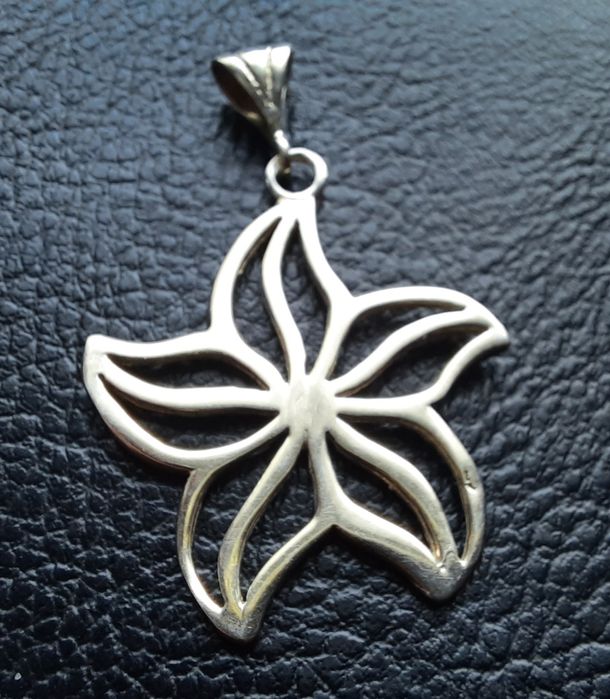 Сребърна висулка- морска звезда !