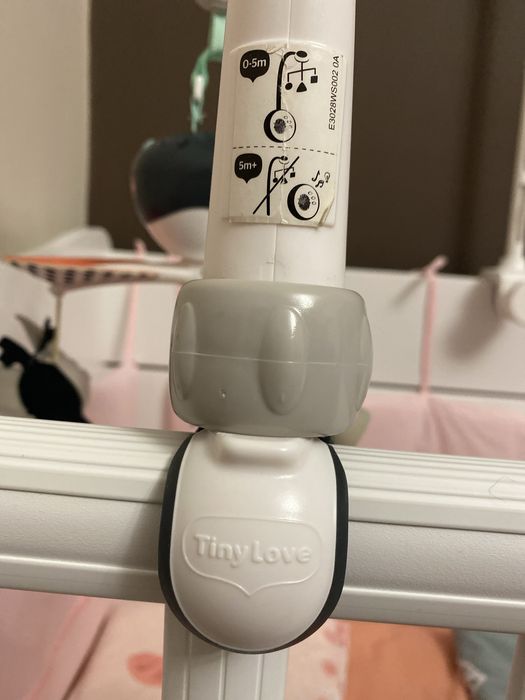 TINY LOVE Музикална въртележка Take-Along Mobile BLACK&WHITE