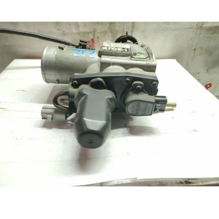 Lexus Gs 300 160 
Дроссельные заслонки