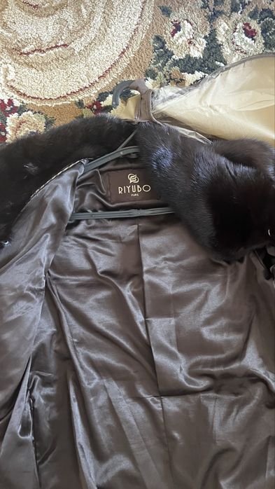 Продам шубу + парка в подарок