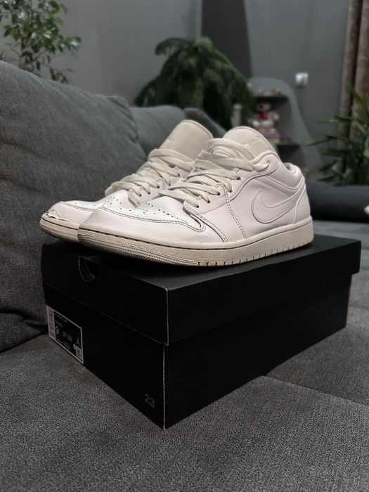 Jordan 1 Low triple white
