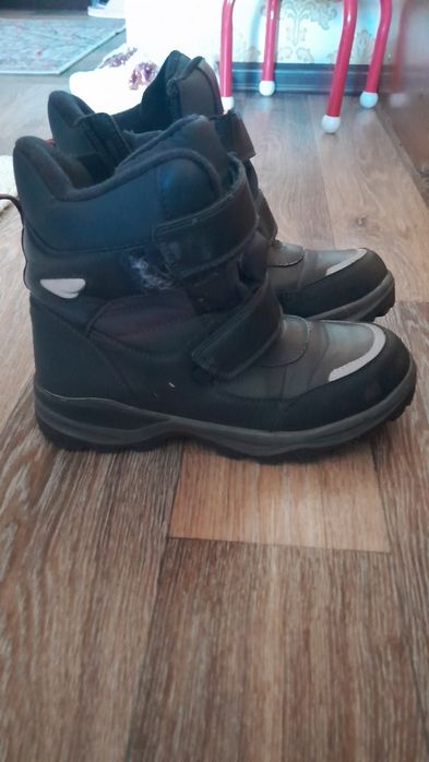 Продам ботинки зимние 37 размер