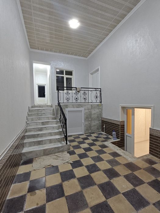 Уч кахрамон . Шуро бозор .3хона+ Ош хона.1.85 сотх . Срочно сотилади