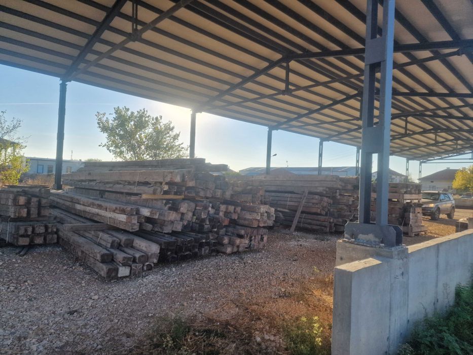 7 метра греди за продажба- 100 годишни. Стари дървени греди.