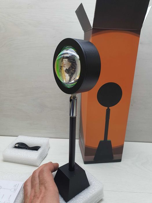 Специална Лампа за Фон Декор Sunset Lamp 360 Rainbow Залез USB Планета