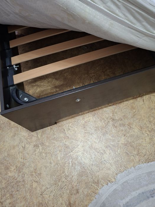 Продается двухспальная  кровать