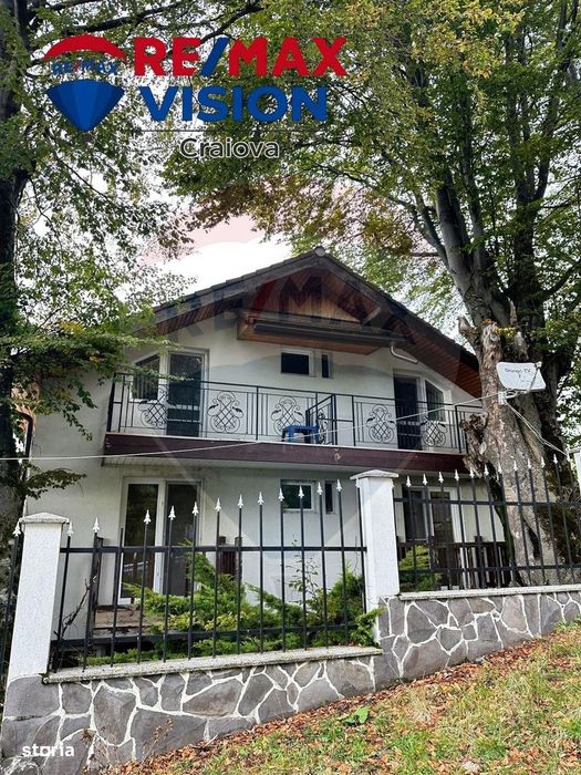 Pensiune P+2 în Parâng – oportunitate excelentă de investiție