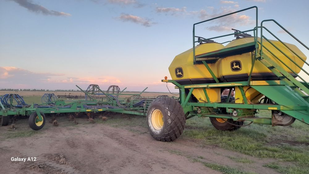 посевной комплекс John Deere 730