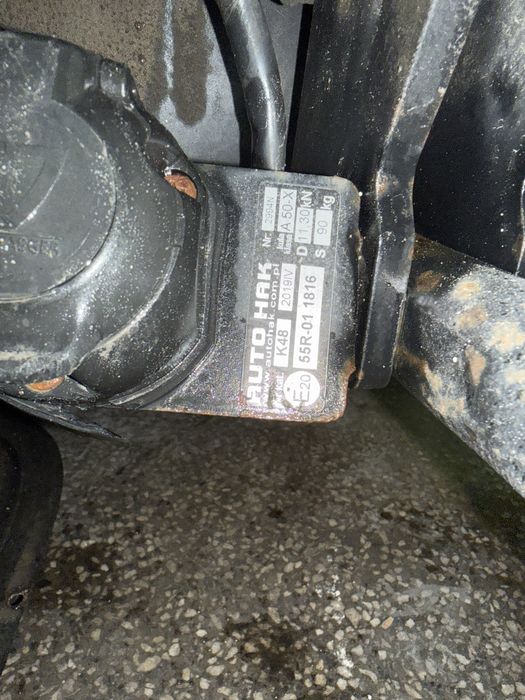 Теглич за Passat B6