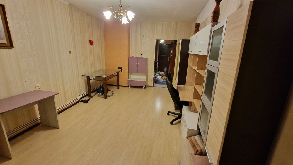 Дава се под наем Четиристаен апартамент в Търговище, Център - 105 кв.м за 249.9 € - Снимка #5