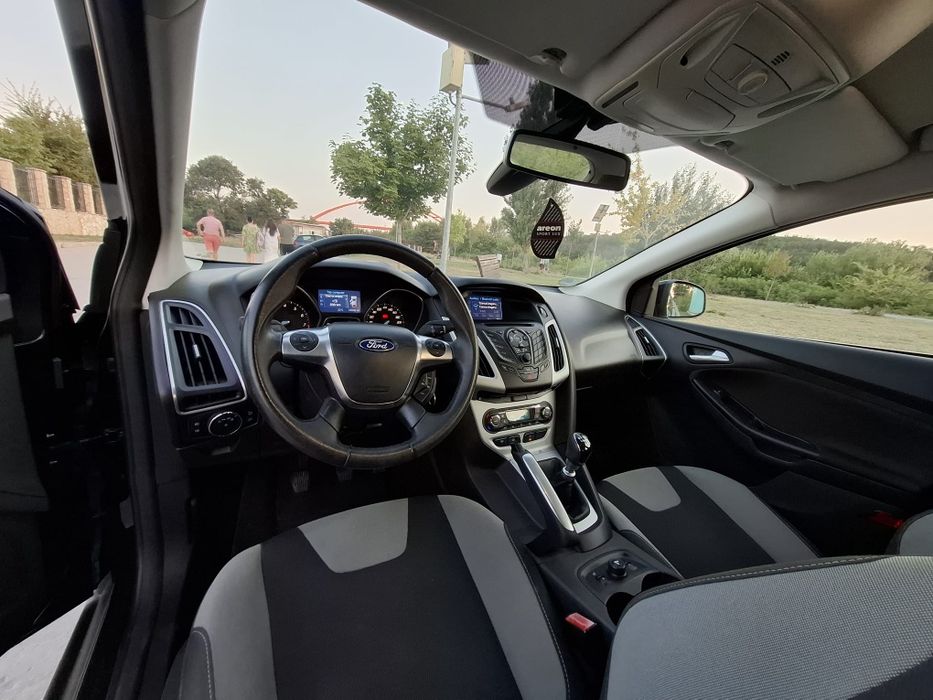 Vând ford focus linie crom
