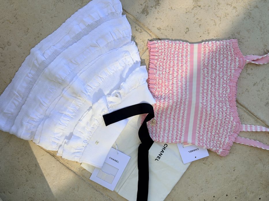 Chanel fusta cu pantalon scurt