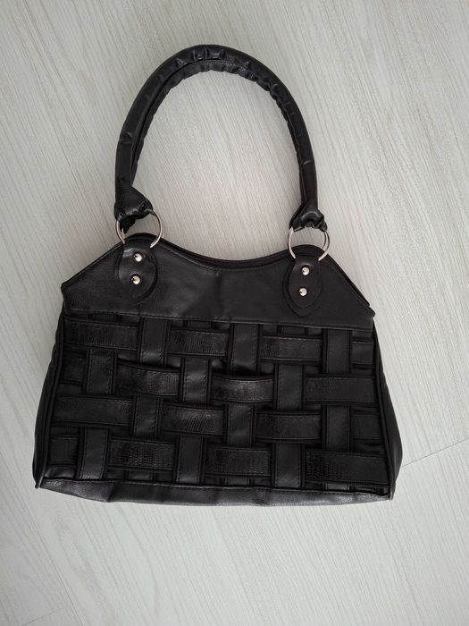 Дамса  черна чанта