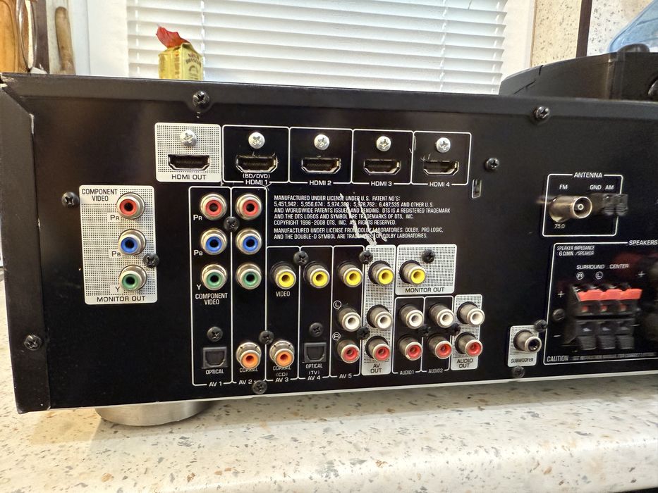 Yamaha HTR-3063 resiver