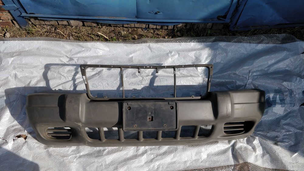 Бампер передний Jeep Cherokee