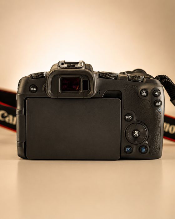Canon EOS RP + 3 объектива Canon RF