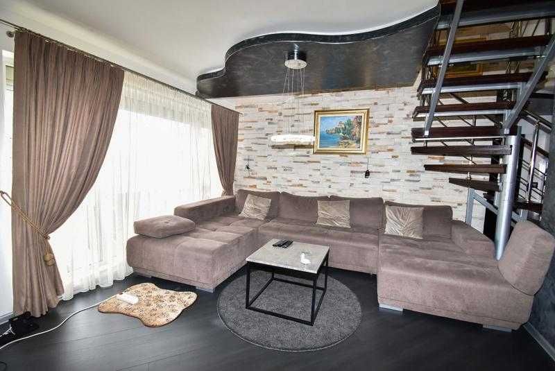 Продава се Четиристаен апартамент в София, Изток - 100 кв.м за 1345 €/кв.м - Снимка #1