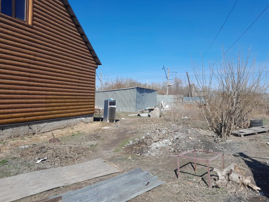 Продам два дома на одном участке