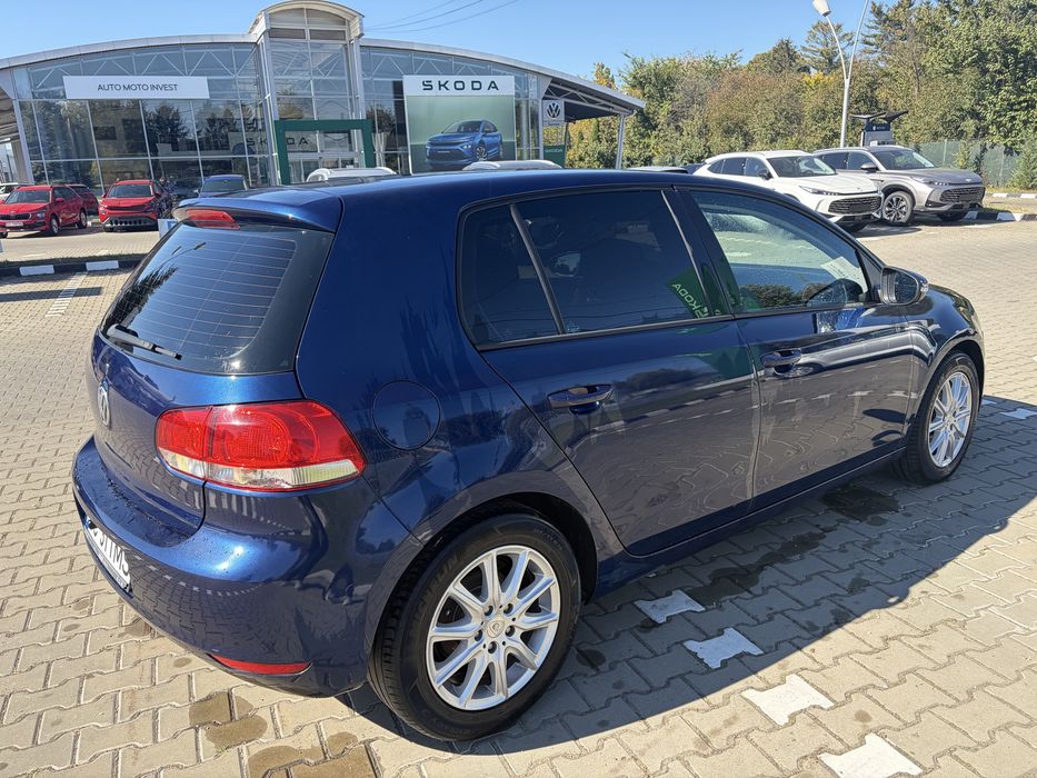 VW Golf 6 1.6 MPI (102 CP) – 157k km, CarPlay, LED ambiental, Climă