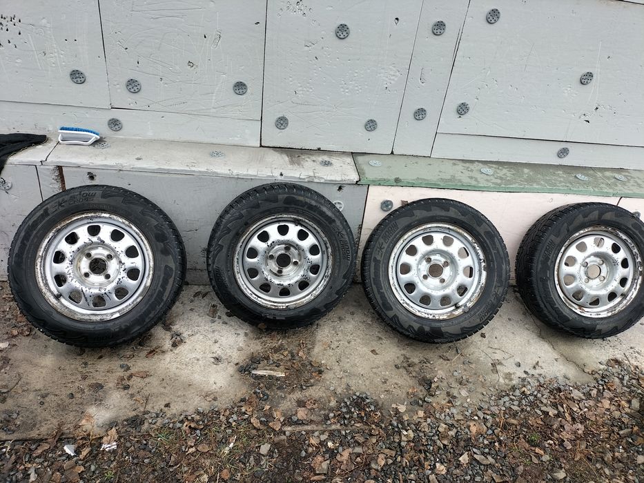 Продам шины комплект 185/65/14