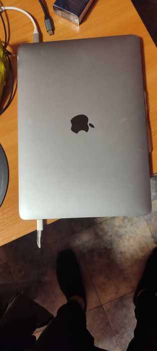 MacBook Pro 13-inch (2016 Four Thunderbolt port 3)