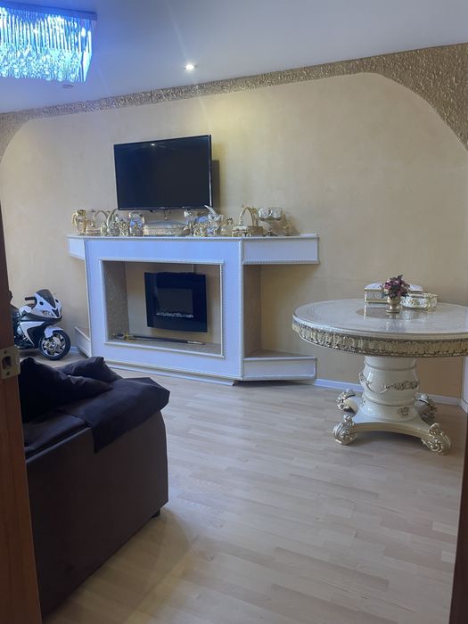 Продам кввртиру кжби . Маяковского 105