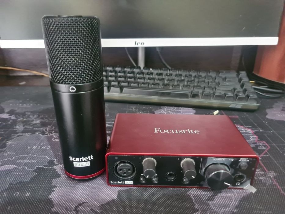 micrafon zvukavoy karta scarlett