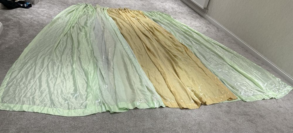 Занавески из трех частей, очень красивые, размеры 3*7,5м