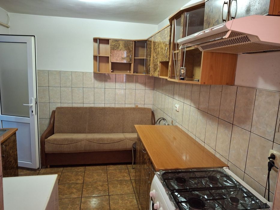 Inchiriez pe termen lung ,microapartament .