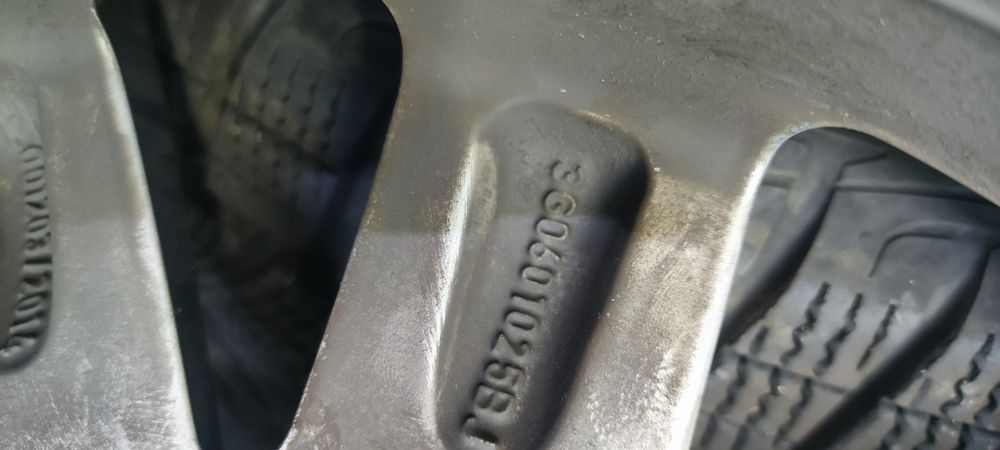 Jante aliaj passat b8 amvelope iarna 8mm