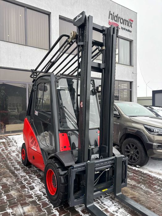 Stivuitor - Motostivuitor Linde H30D-02 Cabină An fabricație: 2008