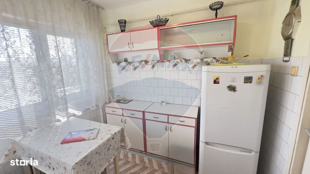 Apartament cu 3 camere de închiriat în zona Podgoria