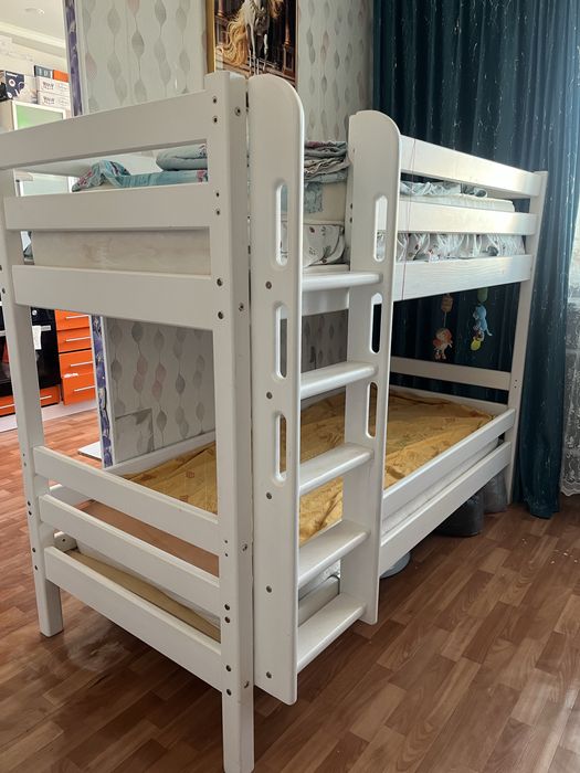 Продам кровать двухъярусная