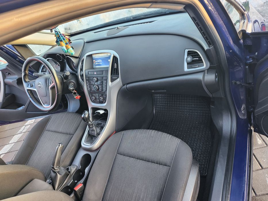 Opel Astra J Sports Tourer