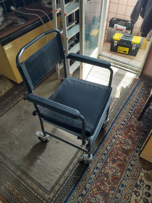 Подарявам инвалиден стол