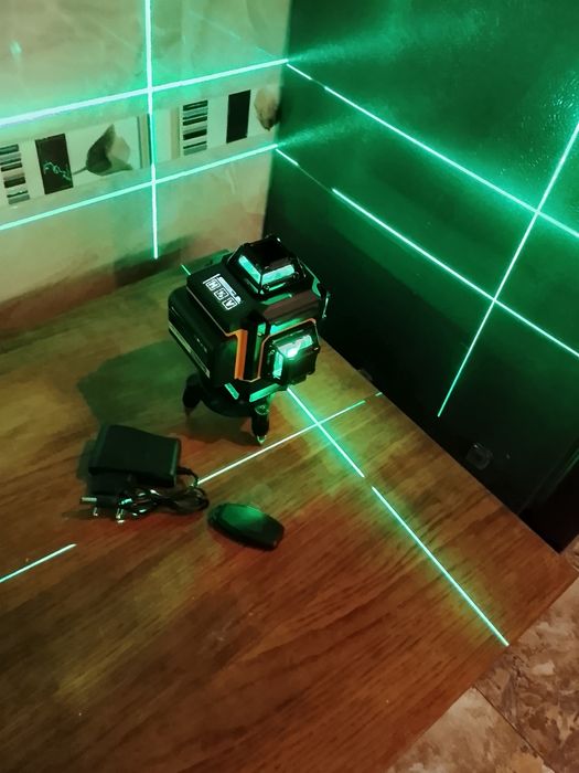 Nivel laser DeWalt cu 16 linii Nou
