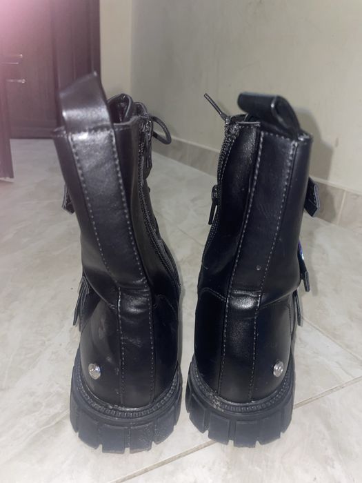 Ватирани ботуши.Един път слагани. Номер 36.