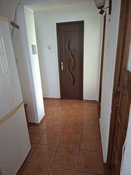 Închiriez apartament