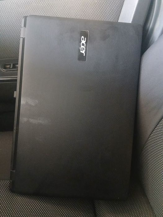 Ноутбук сотилади