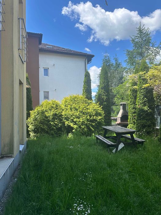 Apartament cu 3 camere si gradina de inchiriat direct proprietar