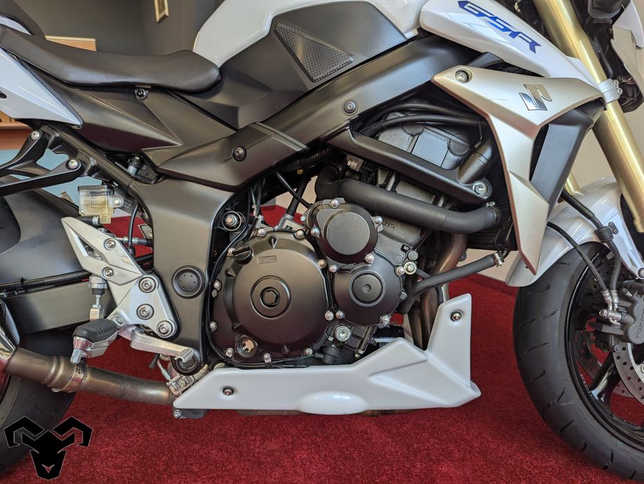 Suzuki GSR 750 ABS | CAPRA Motors