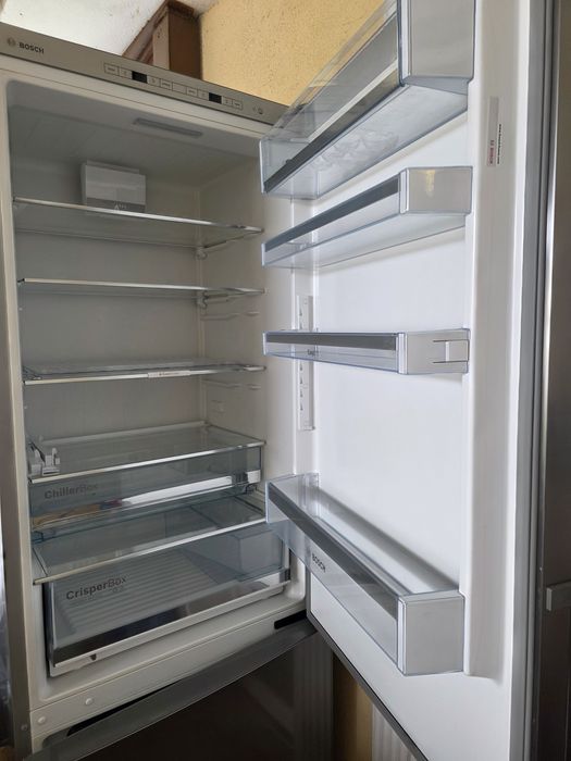 Vând combina frigorifica Bosch